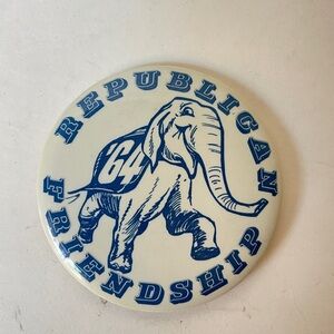 Vintage 1964 Large Button Pin republican Elephant Friendship Rare Find